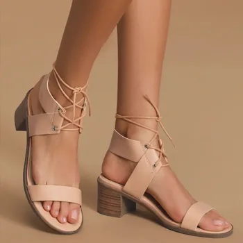 2022 Yaz Yeni Artı Boyutu 43 kadın ayakkabısı Roma Yuvarlak Ayak Sandalet yüksek topuklu sandalet Balık Ağzı Kalın Topuk Düz Renk Sandalet