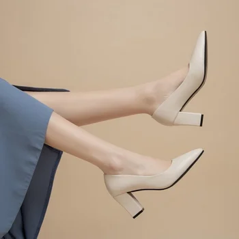 Bayanlar Yüksek Topuklu Sandalet PU Düz Renk Sivri Kalın Topuk Kaymaz Alt kadın ayakkabısı Kadınlar için