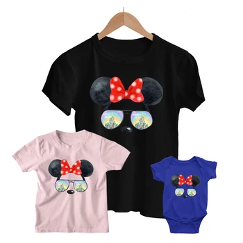 Disney Minnie Mouse Güneş Gözlüğü ile Aile Eşleştirme T-Shirt Serin Çocuklar Kısa Kollu Unisex Yetişkin Basit Yeni Tüm Maç Bebek Romper