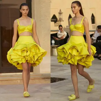 Sarı Mezuniyet Elbiseleri İki Adet Spagetti Sapanlar Fırfır Tutu Etek Saten Kokteyl Elbiseleri 2021 Kısa Parti Balo Elbise